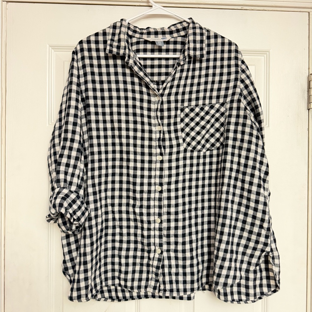 Old Navy Black and White Gingham Button-Down Shirt